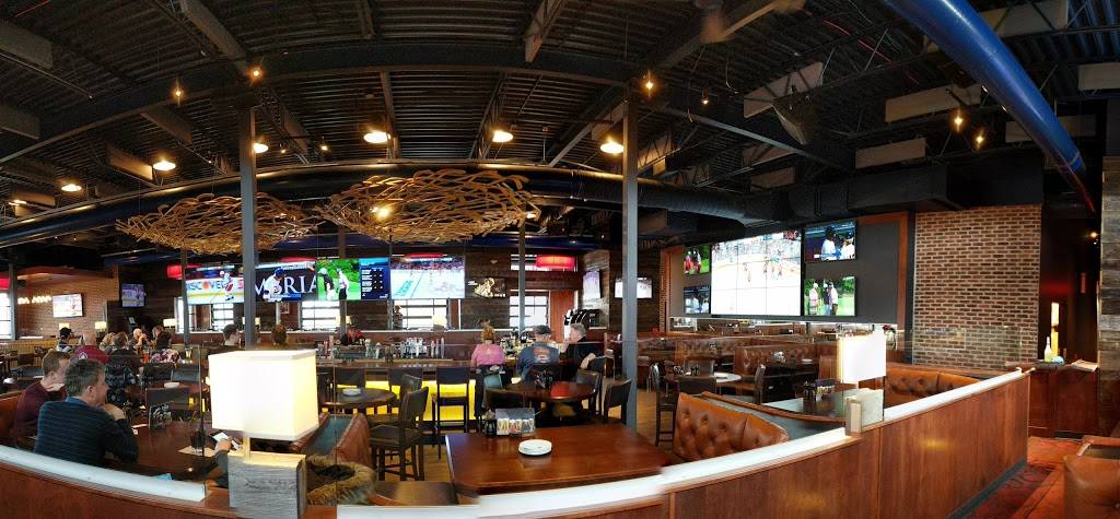 La Cage - Brasserie sportive | restaurant | 837 Rue Clemenceau, Québec, QC G1C 2K6, Canada | 4186639000 OR +1 418-663-9000