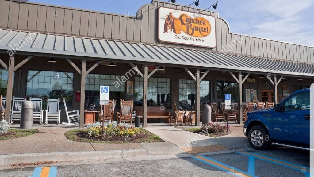 Cracker Barrel Old Country Store | restaurant | 3327 SE Military Dr, San Antonio, TX 78223, USA | 2103330167 OR +1 210-333-0167