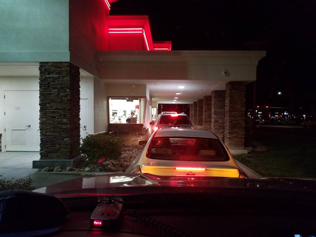 In-N-Out Burger | restaurant | 12569 S Crossing Dr, Riverton, UT 84096, USA | 8007861000 OR +1 800-786-1000