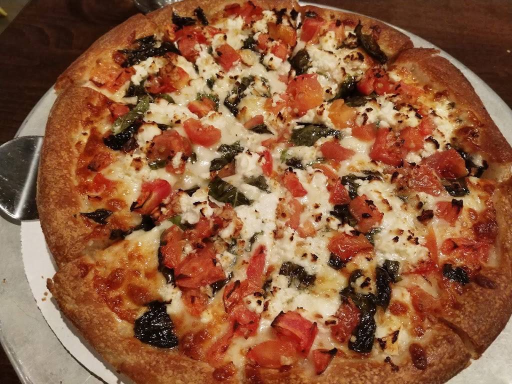 Lulus Pizzeria & Family Restaurant | restaurant | 151 Hazard Ave, Enfield, CT 06082, USA | 8607632377 OR +1 860-763-2377