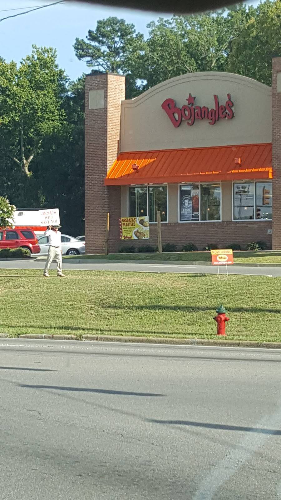 Bojangles Famous Chicken n Biscuits | restaurant | 4309 Veterans Memorial Pkwy, Tuscaloosa, AL 35404, USA | 2055532889 OR +1 205-553-2889