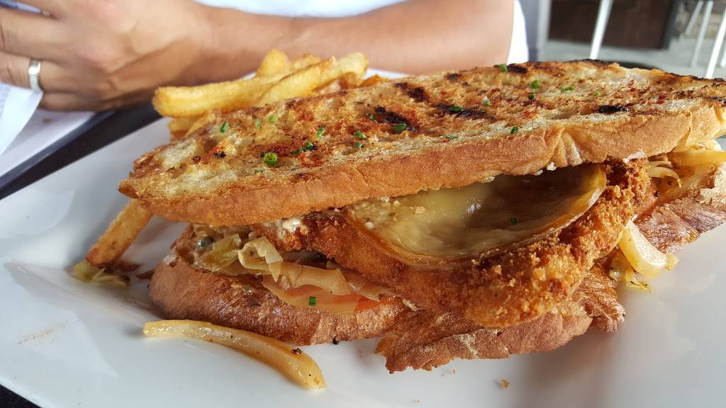 The Crooked Spoon Gastropub | restaurant | 200 Citrus Tower Blvd, Clermont, FL 34711, USA | 3524047808 OR +1 352-404-7808