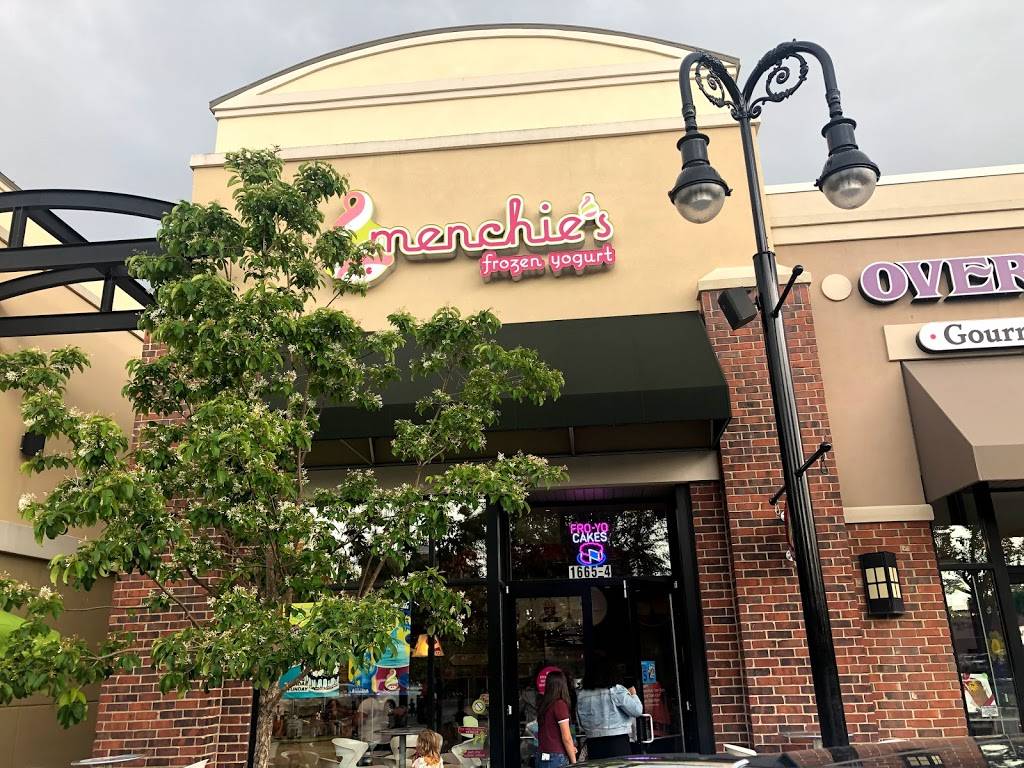 Menchies Frozen Yogurt | bakery | 1665 W, Towne Center Dr # B-4, South Jordan, UT 84095, USA | 8017272605 OR +1 801-727-2605