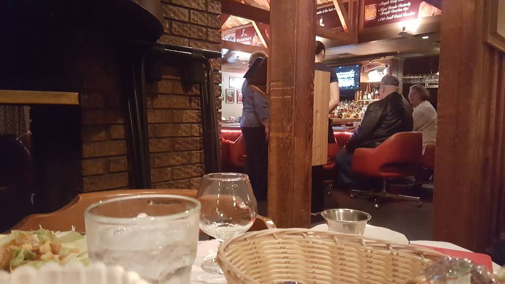 Beachs Supper Club | restaurant | 11369 W Galena Rd, Lena, IL 61048, USA | 8153694630 OR +1 815-369-4630