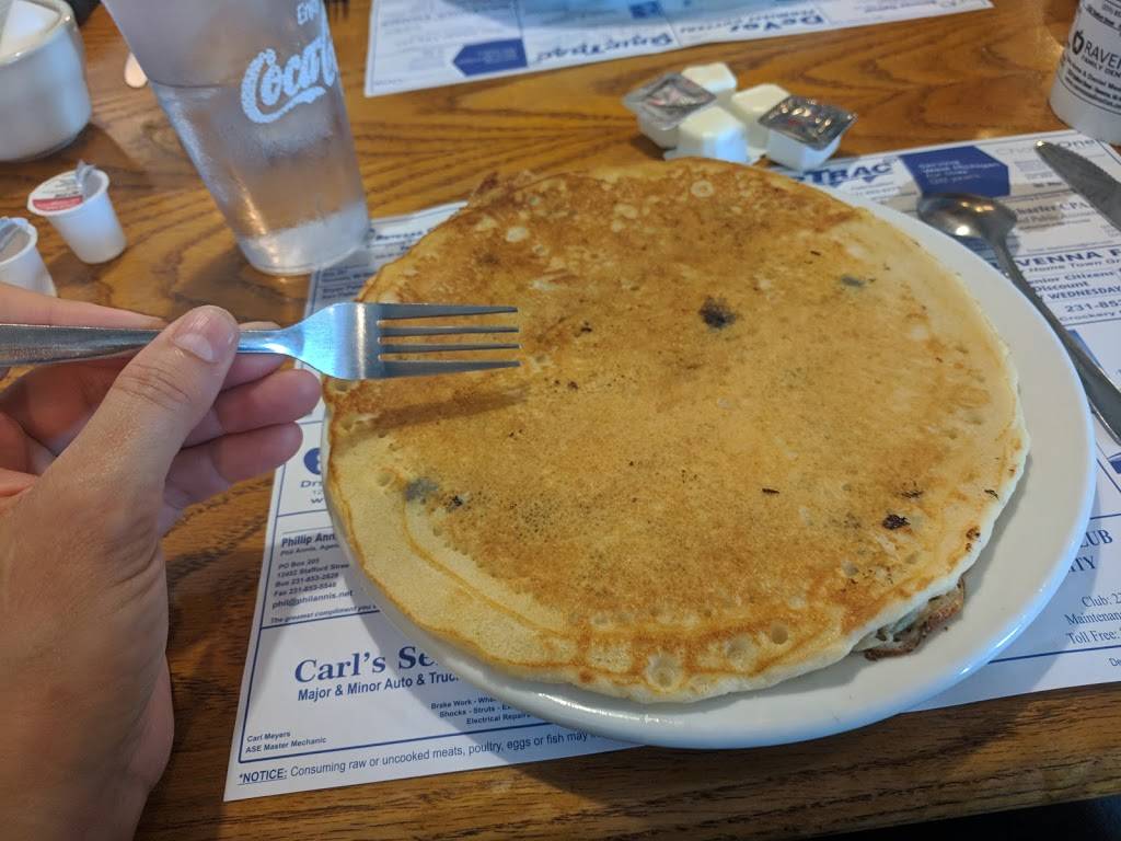 Ravenna Round Table | restaurant | 12396 Stafford St, Ravenna, MI 49451, USA | 2318532106 OR +1 231-853-2106