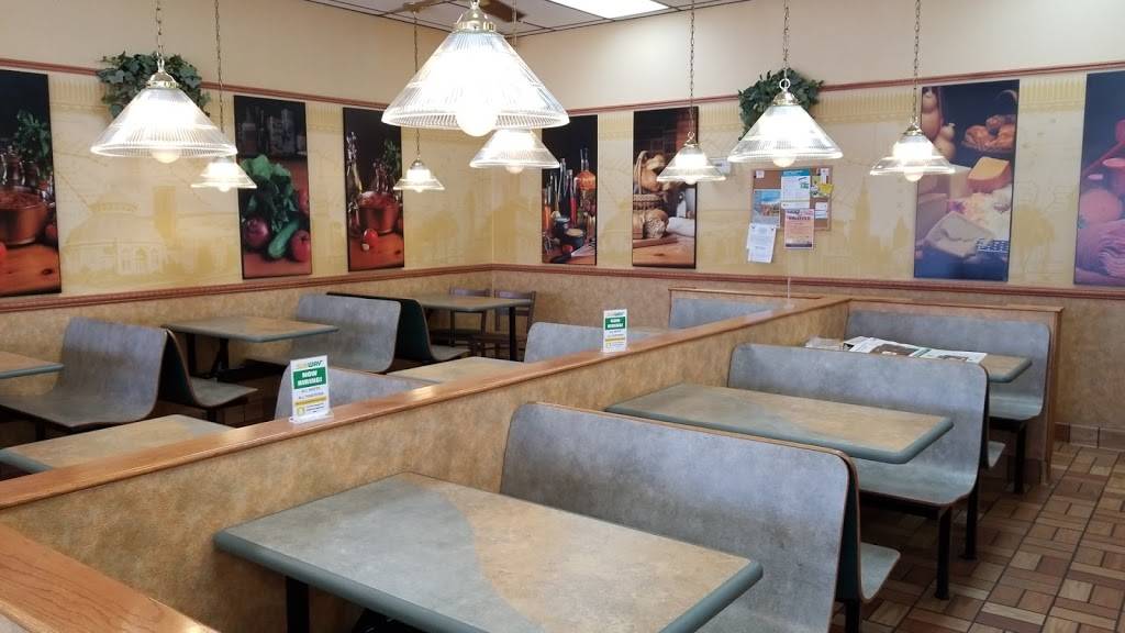 Subway Restaurants | restaurant | 2780 E Highland Rd Suite 2780, Highland Charter Twp, MI 48356, USA | 2488872625 OR +1 248-887-2625