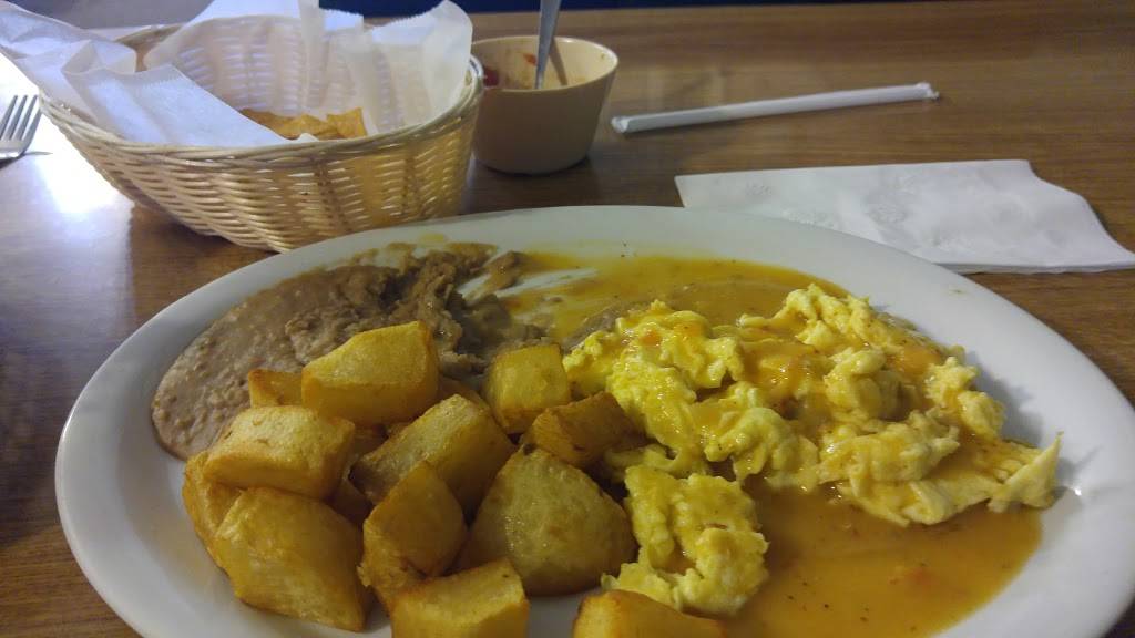 Velascos Mexican Restaurant | restaurant | 641 Academy Ave, Sanger, CA 93657, USA | 5598762666 OR +1 559-876-2666