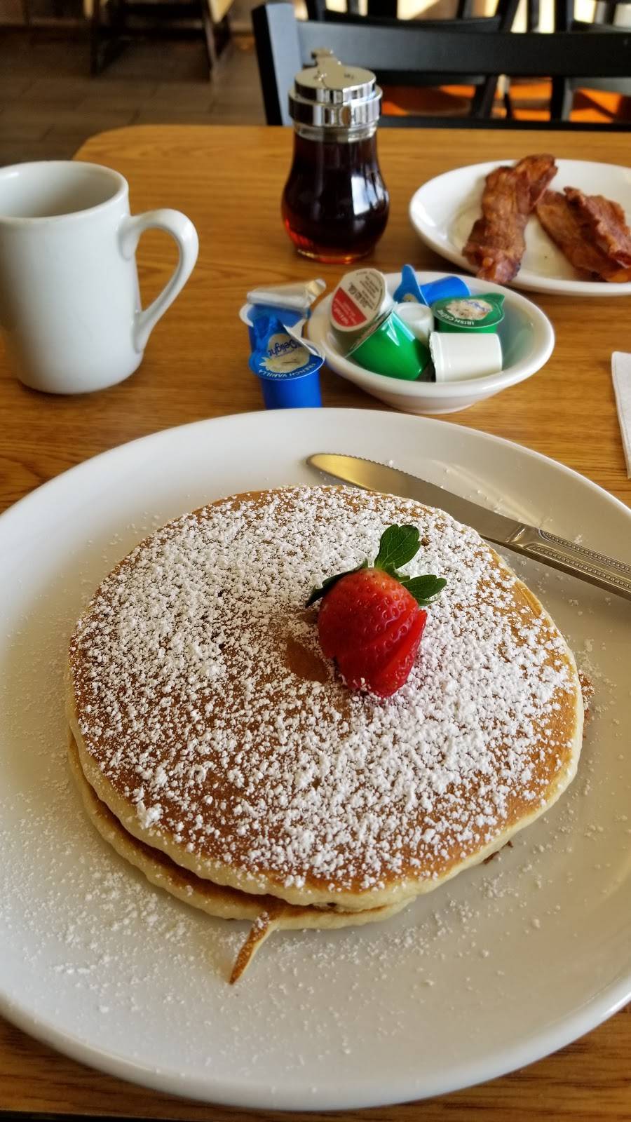 Manny’s Café | restaurant | 184 N Gary Ave, Carol Stream, IL 60188, USA | 6309492981 OR +1 630-949-2981