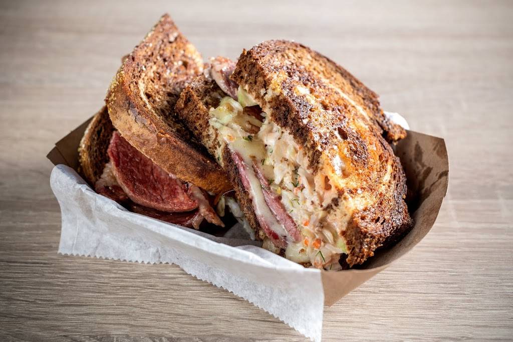 The Fat Shallot Lincoln Park | restaurant | 2468 N Clark St, Chicago, IL 60614, USA | 7736616335 OR +1 773-661-6335