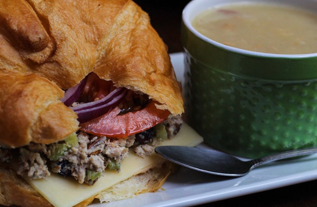 Fresh Route Roma | restaurant | 1847 E Grant St Suite A, Roma, TX 78584, USA | 9568474043 OR +1 956-847-4043