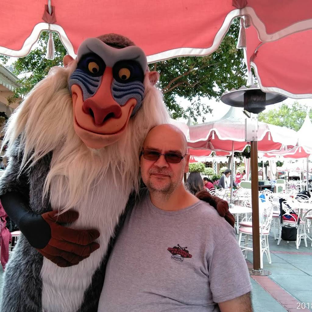 Minnie & Friends - Breakfast in the Park | restaurant | 1313 Harbor Blvd, Anaheim, CA 92802, USA | 7147813463 OR +1 714-781-3463