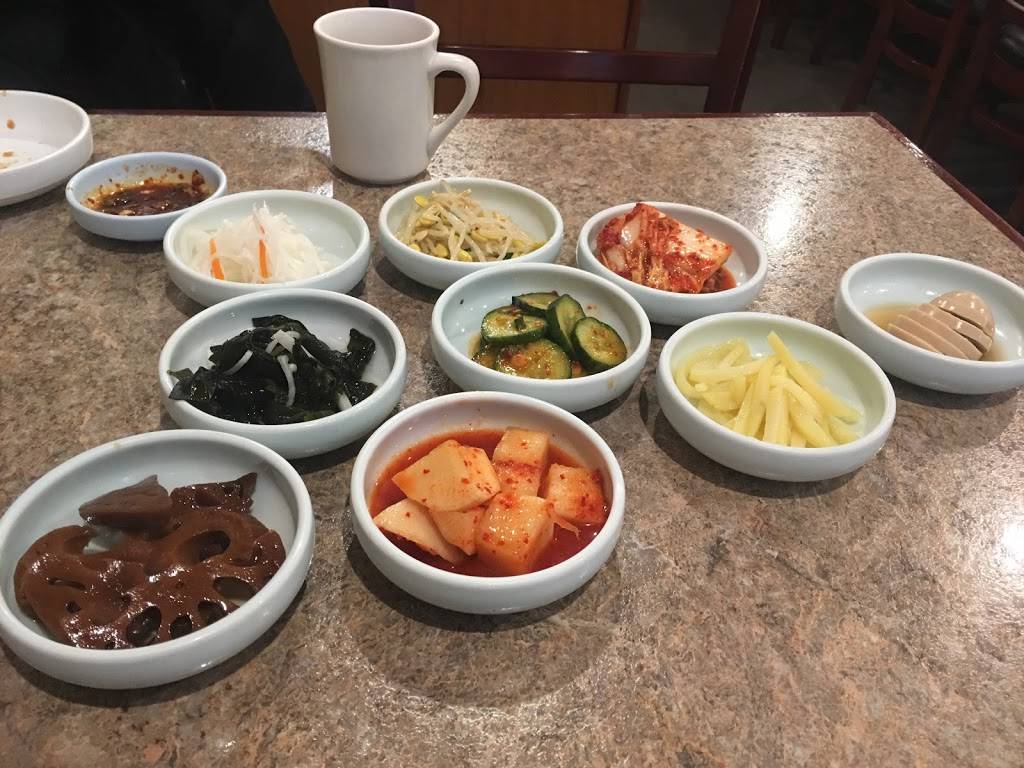 Home Town Restaurant | restaurant | 3020 Minnesota Dr, Anchorage, AK 99503, USA | 9072772211 OR +1 907-277-2211