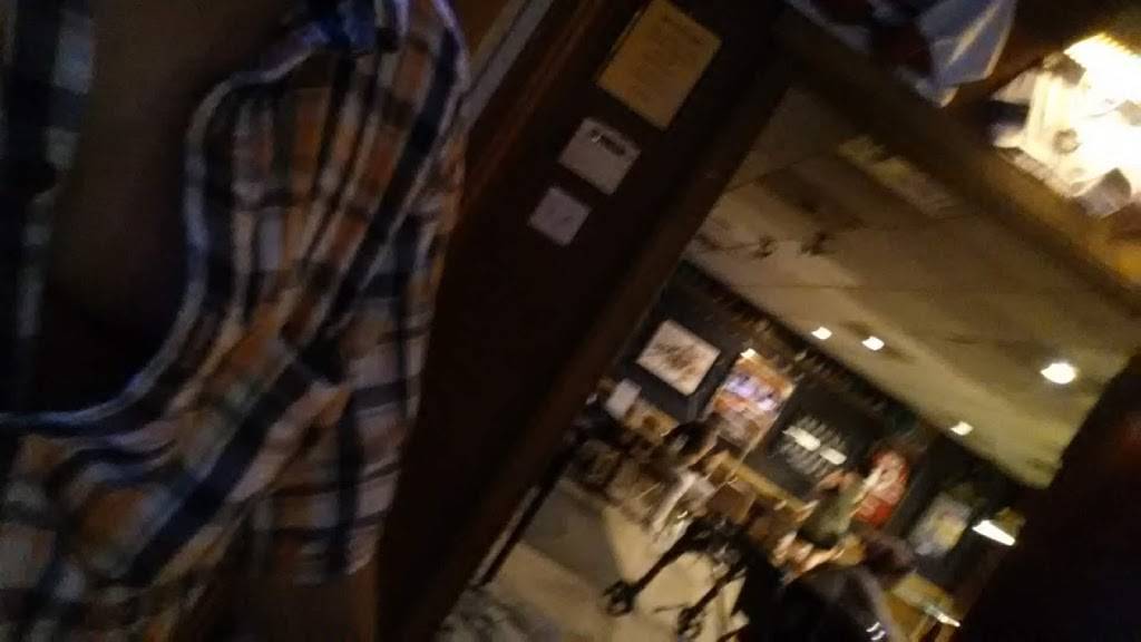 Seminole Bar & Grill | restaurant | 3933 Seminole St, Windsor, ON N8Y 1Z1, Canada | 5199440000 OR +1 519-944-0000