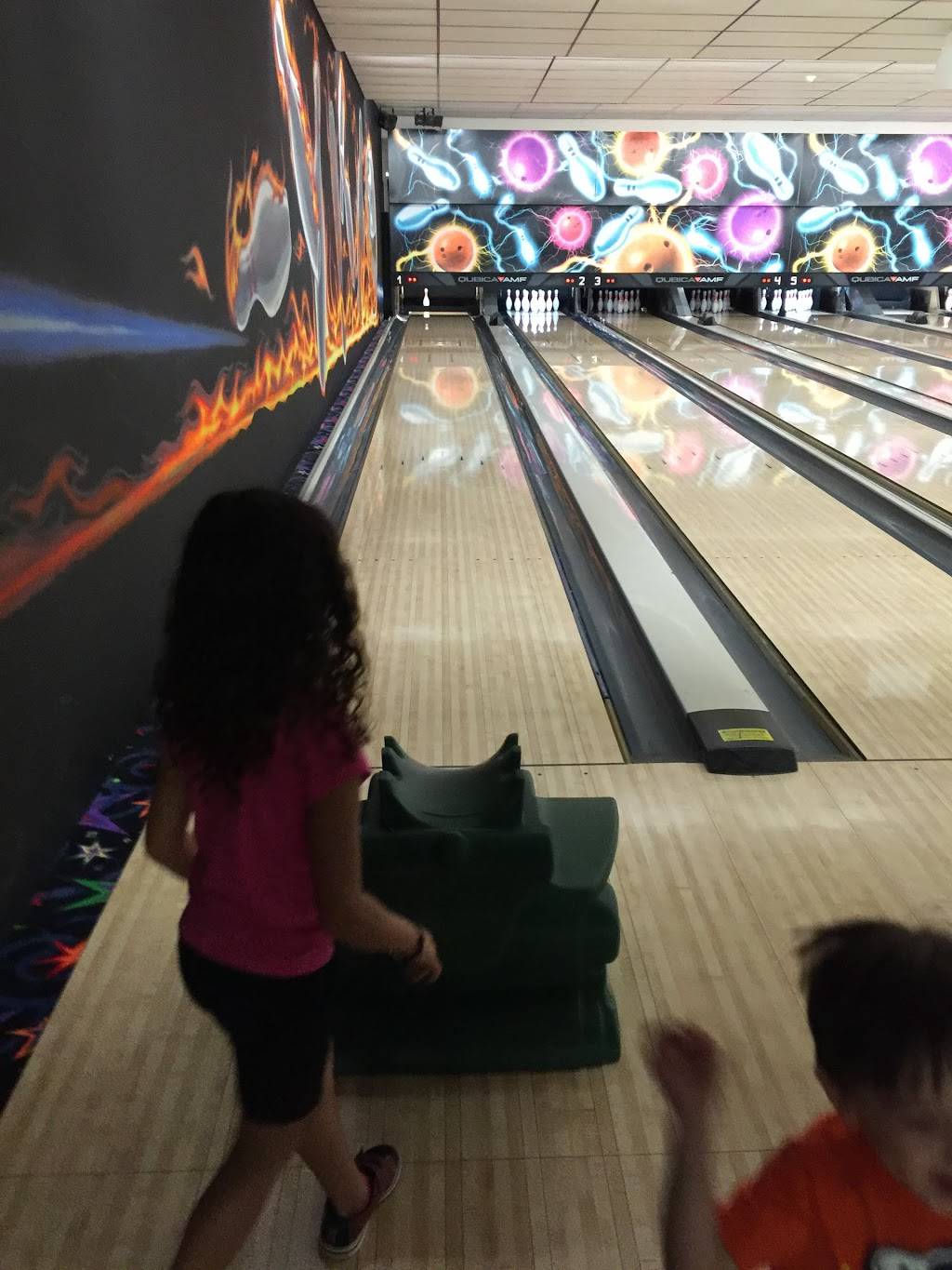 Triple J Lanes | meal takeaway | 6900 US-190, Livingston, TX 77351, USA | 9369672695 OR +1 936-967-2695