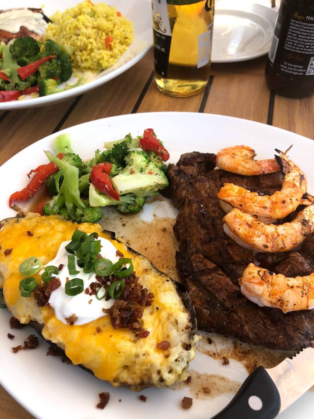 Flying Dutchman | restaurant | 9 Waterfront, Kemah, TX 77565, USA | 2813347575 OR +1 281-334-7575