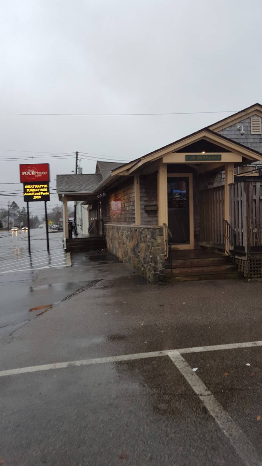 Bens POURHouse & Grille | restaurant | 39 E Main St, Avon, MA 02322, USA | 5085849200 OR +1 508-584-9200