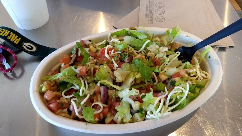 Chipotle Mexican Grill | restaurant | 111 N Mall Dr, Grand Chute, WI 54913, USA | 9206364300 OR +1 920-636-4300