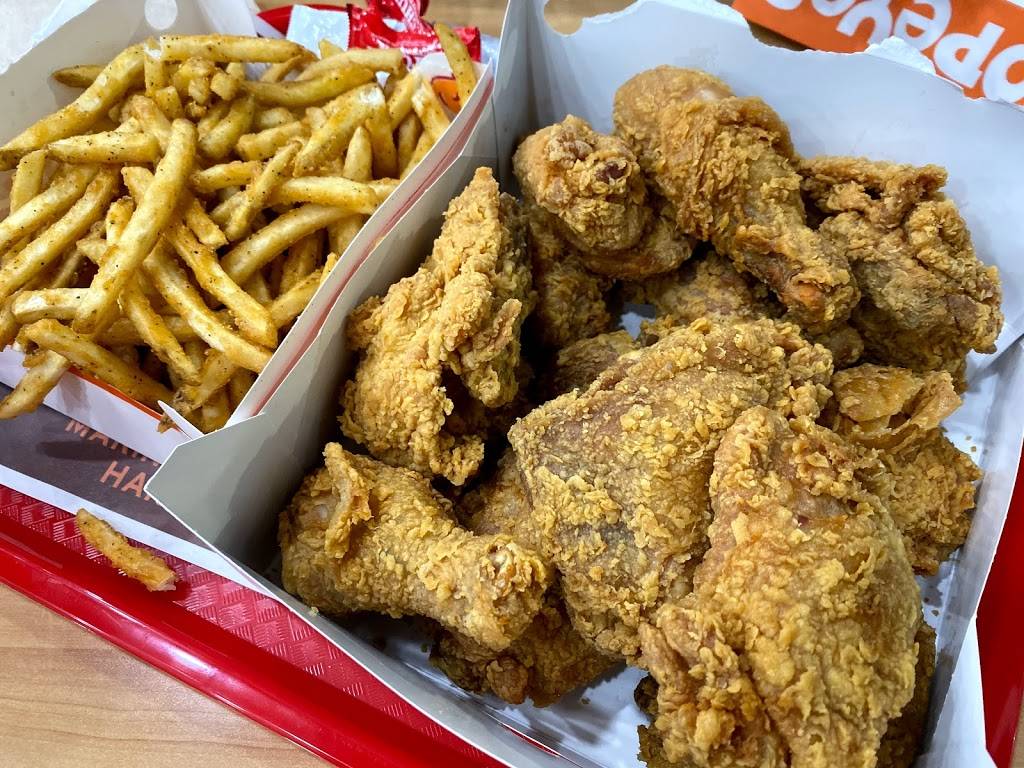 Popeyes Louisiana Kitchen | restaurant | 199 Bell Blvd, Belleville, ON K8P 5B8, Canada | 6137791008 OR +1 613-779-1008