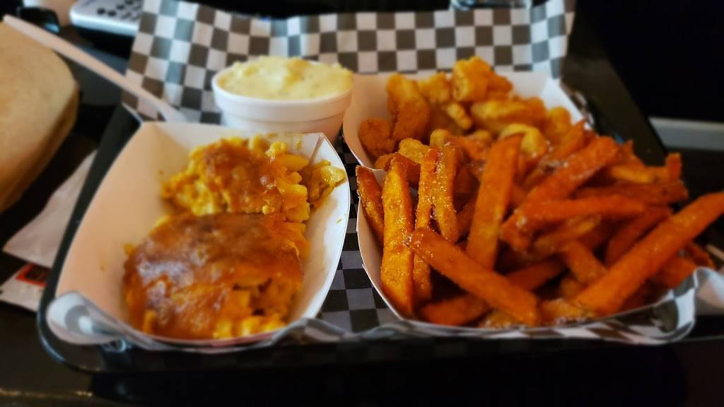 Carrie-Bos | restaurant | 568 Macon St, McDonough, GA 30253, USA | 6782727714 OR +1 678-272-7714