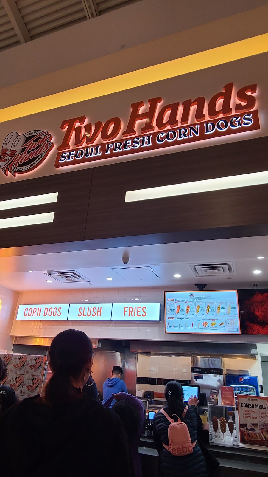 Two Hands Corn Dogs | restaurant | 3811 S Cooper St, Arlington, TX 76015, USA | 2146327669 OR +1 214-632-7669