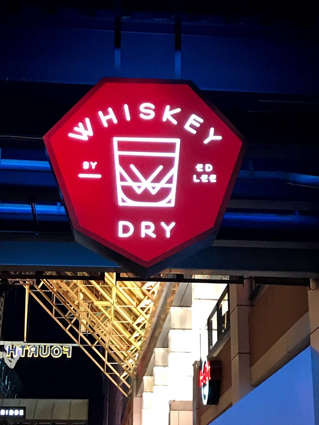 Whiskey Dry | restaurant | 412 S 4th St, Louisville, KY 40202, USA | 5027497933 OR +1 502-749-7933