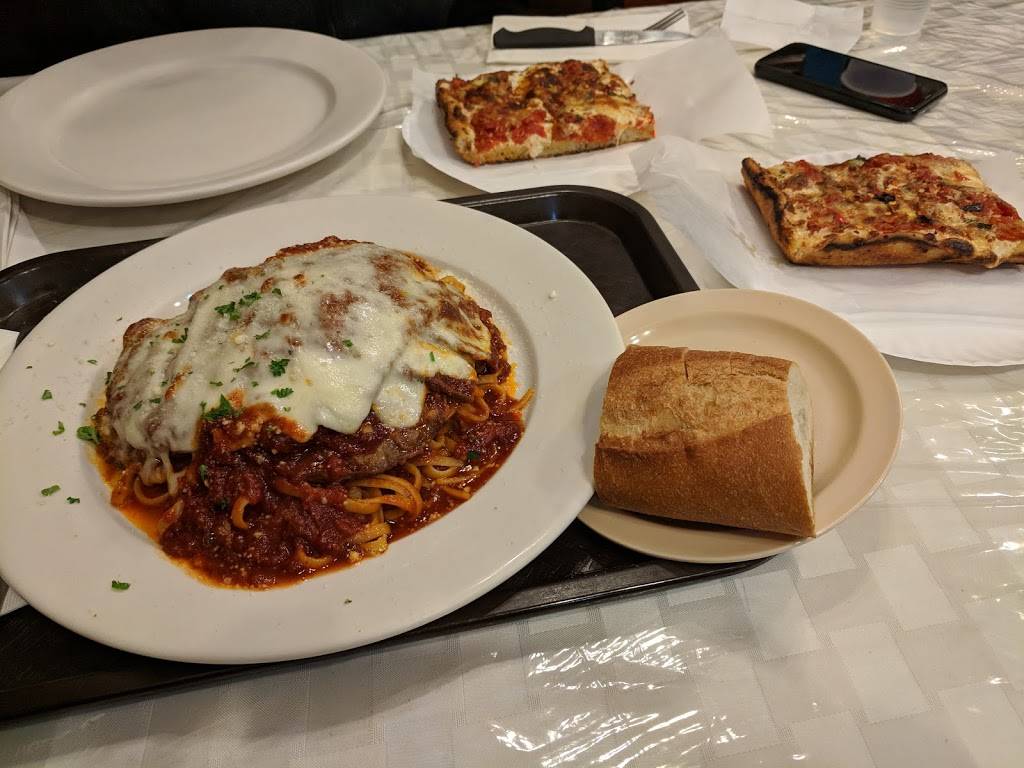 Louies | restaurant | 8134 Baxter Ave # 1, Elmhurst, NY 11373, USA | 7184409346 OR +1 718-440-9346