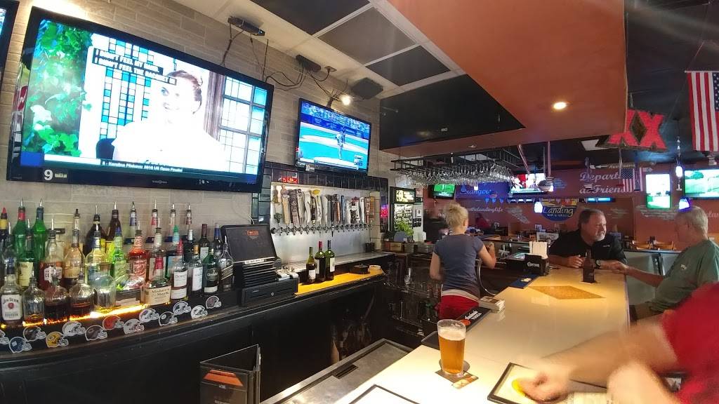The Landing Bar & Grill | restaurant | 4351 Lynx Paw Trail, Valrico, FL 33596, USA | 8136530002 OR +1 813-653-0002