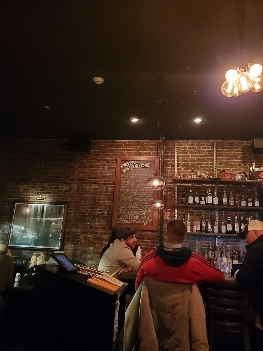 jm Curley | restaurant | 21 Temple Pl, Boston, MA 02111, USA | 6173385333 OR +1 617-338-5333