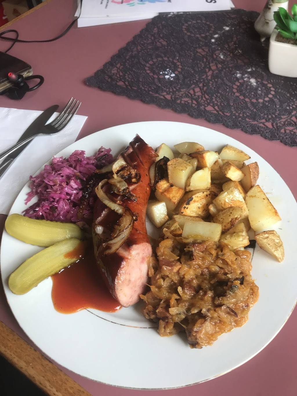 Bogushas Polish Restaurant & Deli | restaurant | 825 Stevens Ave, Portland, ME 04103, USA | 2078789618 OR +1 207-878-9618