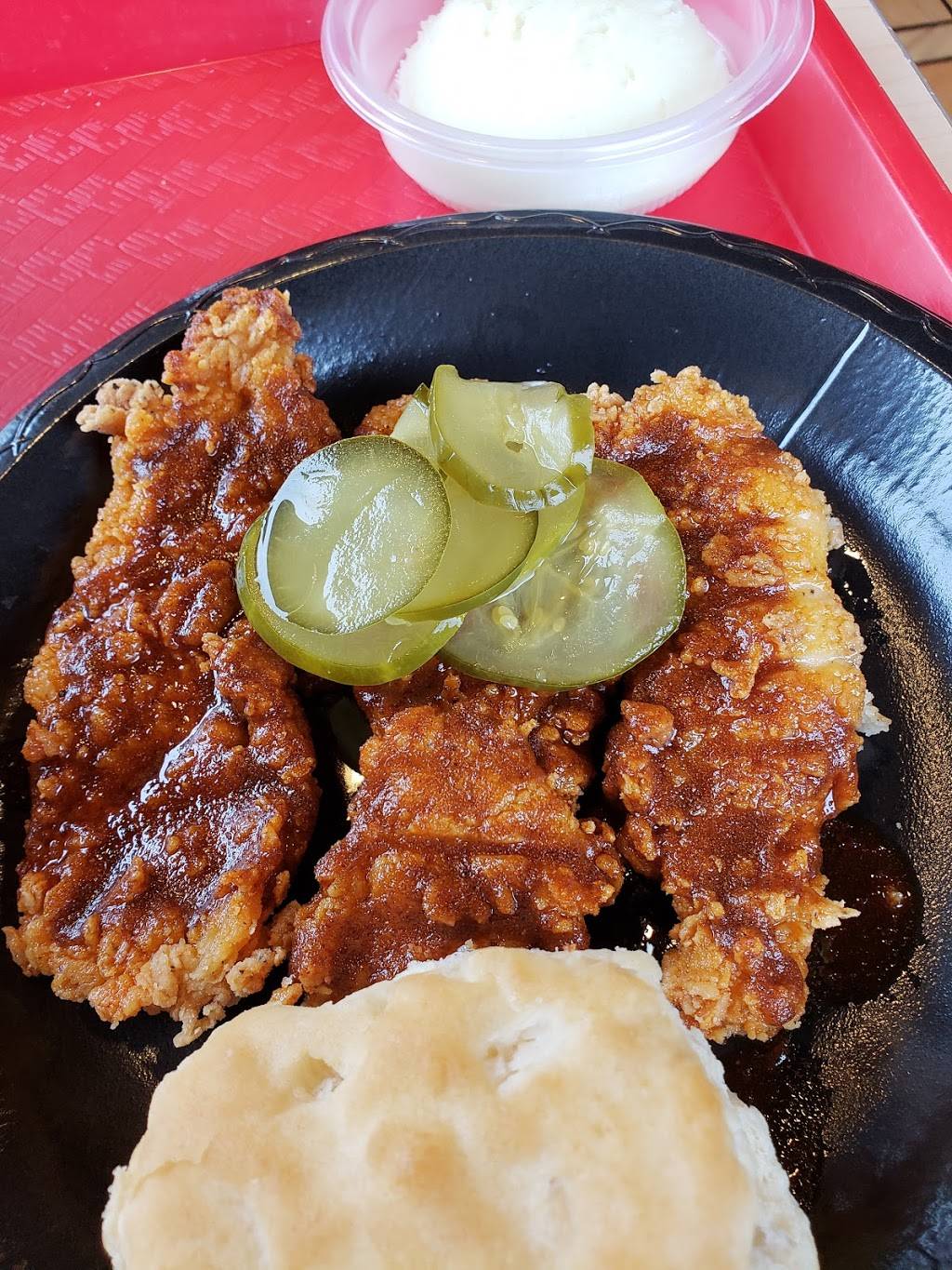 KFC | restaurant | 3415 Fiesta Ct, La Crosse, WI 54601, USA | 6087884610 OR +1 608-788-4610