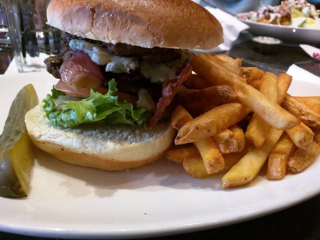 The Pickle Barrel | restaurant | 25 The West Mall, Etobicoke, ON M9C 1B8, Canada | 4166214465 OR +1 416-621-4465