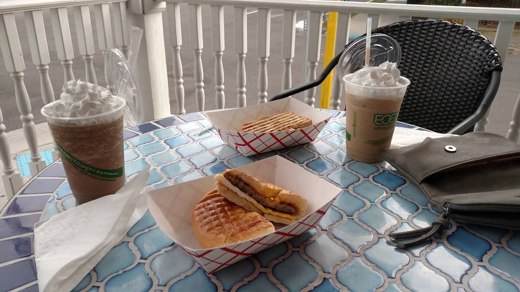 Moore Street Market | cafe | 130 State Rd 1528, Southport, NC 28461, USA | 9103634203 OR +1 910-363-4203