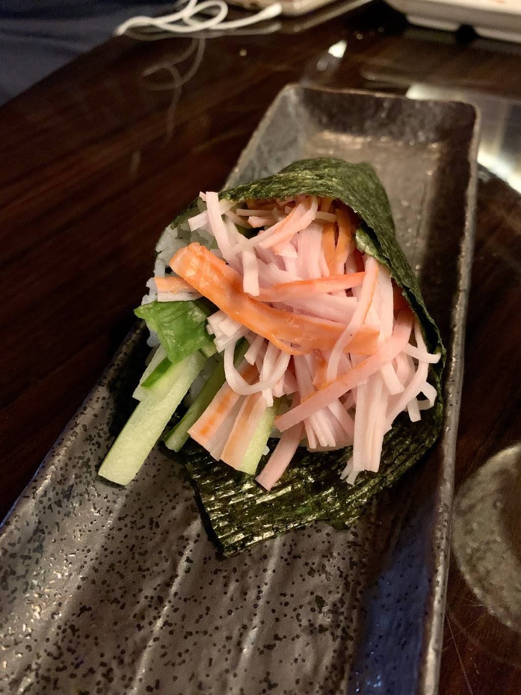 Black Sushi | restaurant | 8594 Palm Pkwy, Orlando, FL 32836, USA | 4074777771 OR +1 407-477-7771