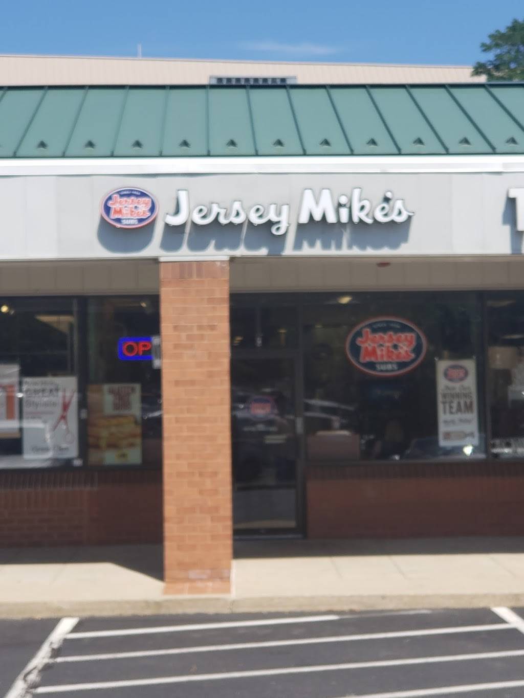 Jersey Mikes | restaurant | 6025-C, Burke Centre Pkwy, Burke, VA 22015, USA | 5716556150 OR +1 571-655-6150