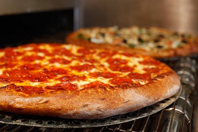 Chanellos Pizza - CNU | meal delivery | 2 Hidenwood Shopping Center #15, Newport News, VA 23606, USA | 7575952600 OR +1 757-595-2600