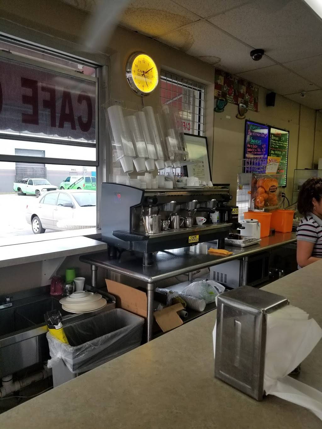 El Paso Supermarket Cafeteria | restaurant | 3181 E 10th Ave, Hialeah, FL 33013, USA | 3052396747 OR +1 305-239-6747