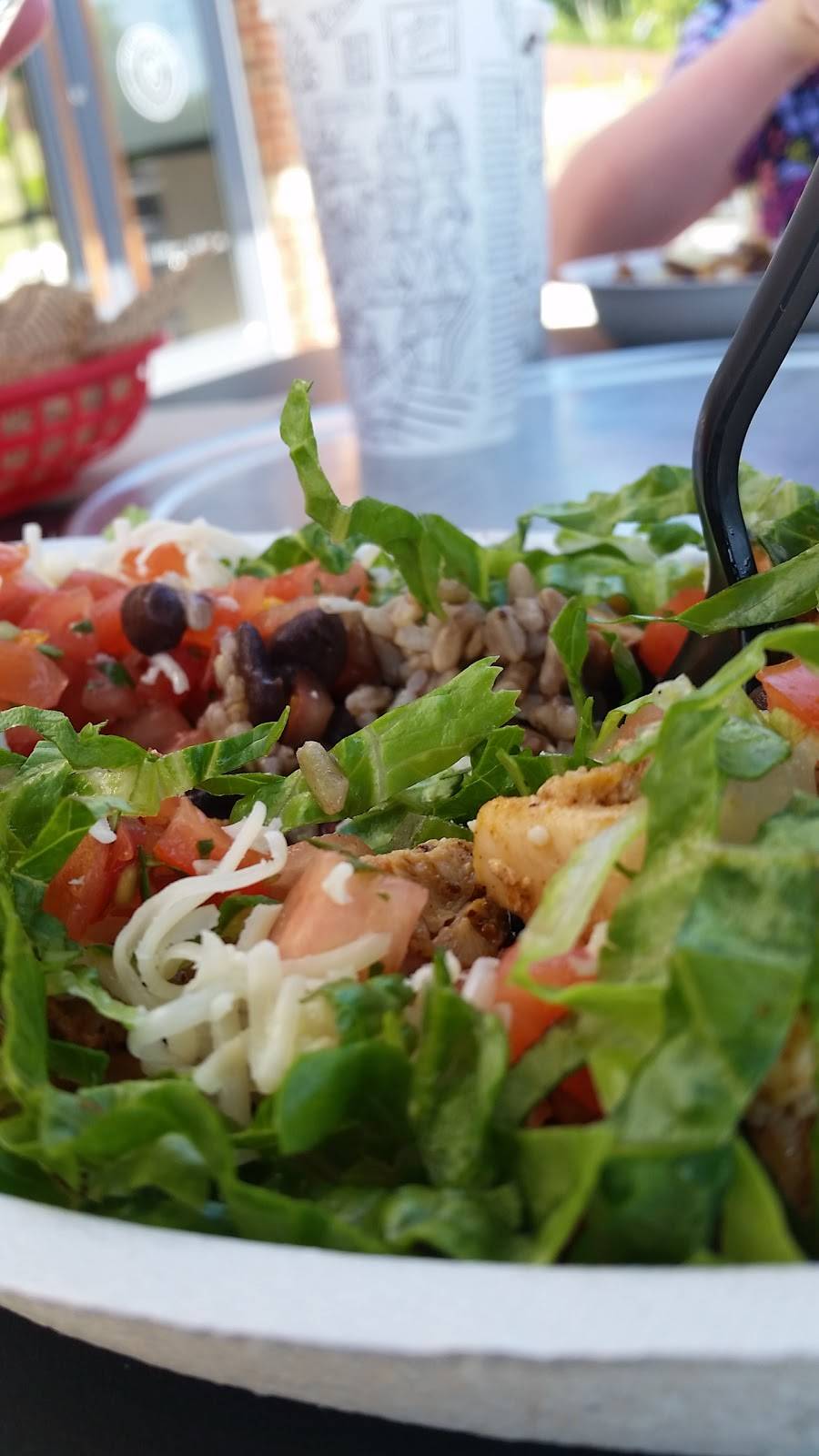 Chipotle Mexican Grill | restaurant | 1601 Jefferson Davis Hwy, Fredericksburg, VA 22401, USA | 5403739628 OR +1 540-373-9628