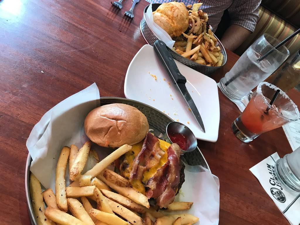 Claim Jumper Restaurants | restaurant | 1111 J St, Sacramento, CA 95814, USA | 9164428200 OR +1 916-442-8200