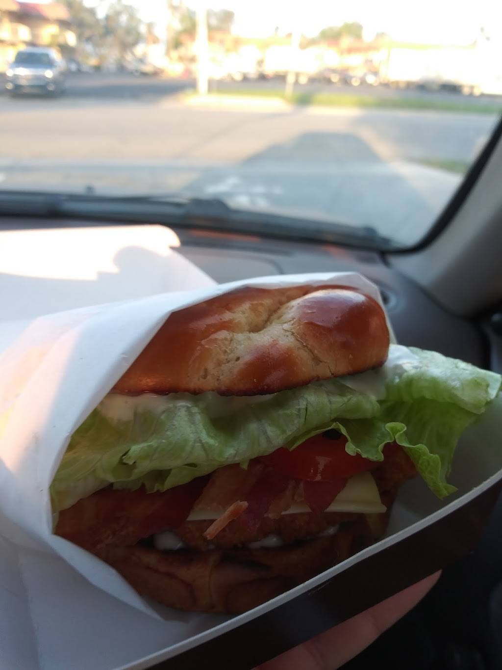 Jack in the Box | restaurant | 5320 Olive Dr, Bakersfield, CA 93308, USA | 6613933391 OR +1 661-393-3391