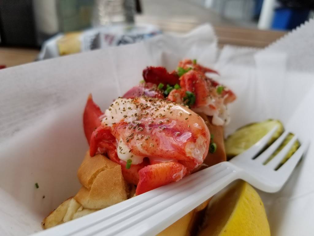 Quincys Original Lobster Rolls | restaurant | 709 Beach Ave, Cape May, NJ 08204, USA | 6096003571 OR +1 609-600-3571