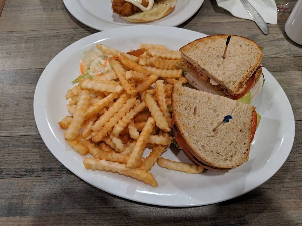 Marydales Family Restaurant | restaurant | 76 Main St, Lions Head, ON N0H 1W0, Canada | 5197934224 OR +1 519-793-4224