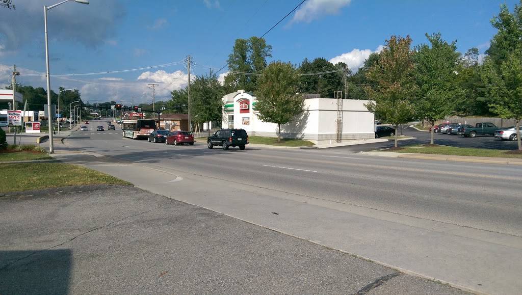 Papa Johns Pizza | restaurant | 824 N Main St, Blacksburg, VA 24060, USA | 5409533333 OR +1 540-953-3333