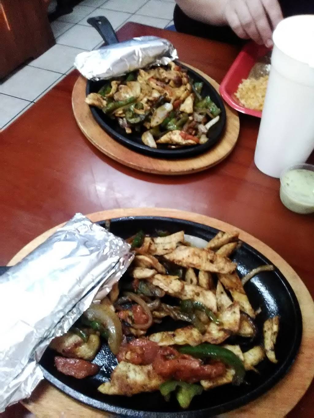 West Coast Burrito | restaurant | 1389 Goodman Rd, Horn Lake, MS 38637, USA | 6623936099 OR +1 662-393-6099