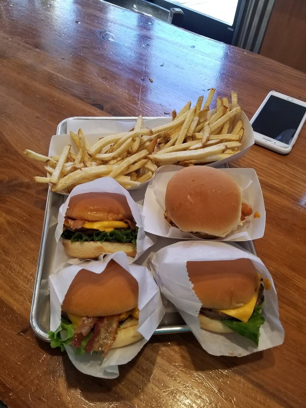 Krush Burger | restaurant | 1151 Galleria Blvd, Roseville, CA 95678, USA | 9168008805 OR +1 916-800-8805