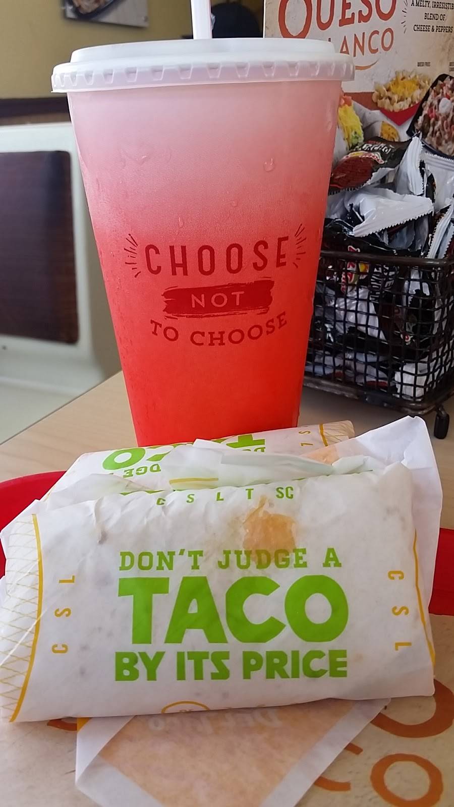 Del Taco | meal takeaway | 31904 Mission Trail, Lake Elsinore, CA 92530, USA | 9516745771 OR +1 951-674-5771