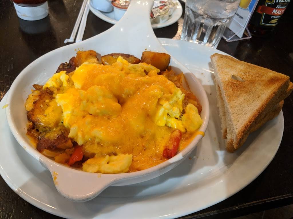 The Clover Irish Pub | restaurant | 2100 NW 42nd Ave, Miami, FL 33126, USA | 3058760469 OR +1 305-876-0469