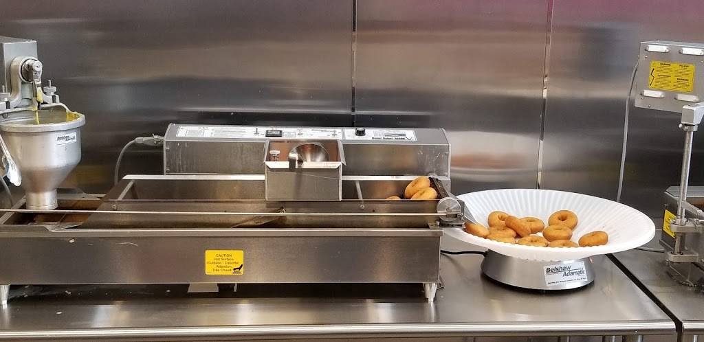 Duck Donuts - Pinecrest | bakery | 200 Park Ave Suite 140, Highland Hills, OH 44122, USA | 2163310184 OR +1 216-331-0184