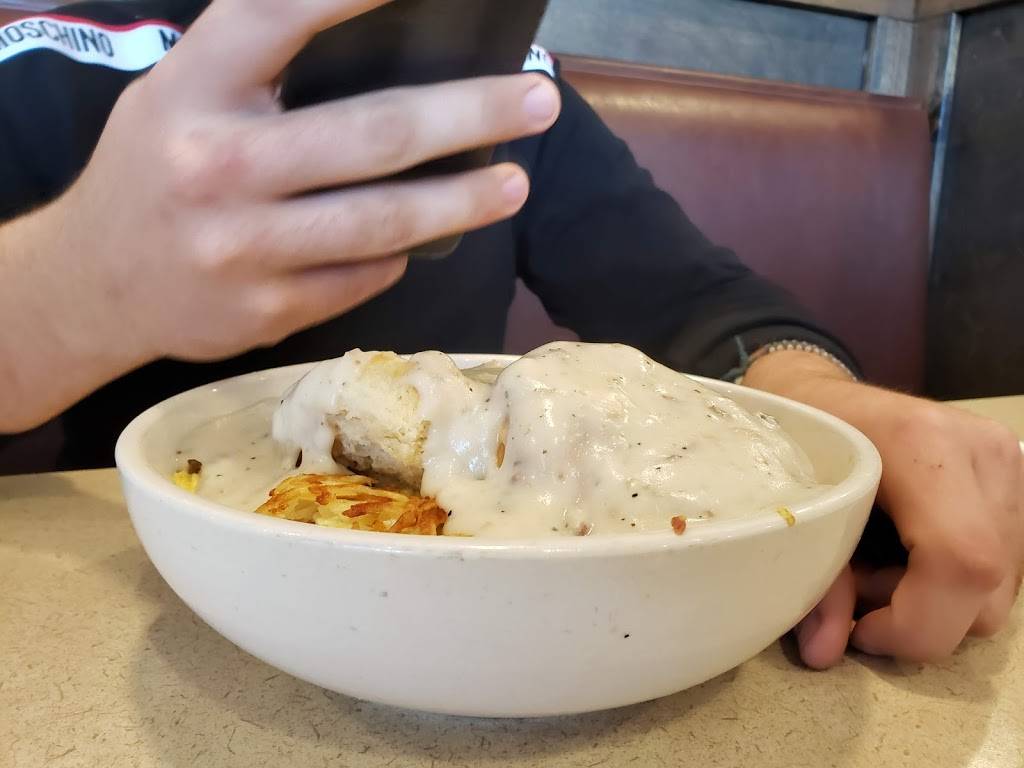 The Big Biscuit | restaurant | 8520 W 135th St, Overland Park, KS 66223, USA | 9135441707 OR +1 913-544-1707