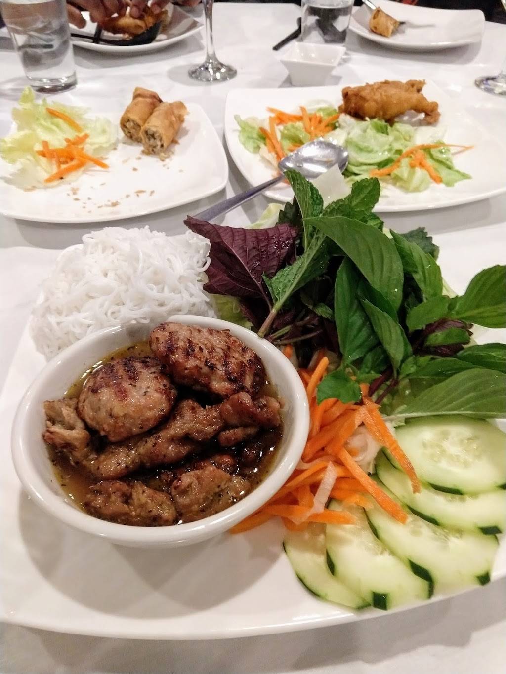 Little Saigon Restaurant | restaurant | 3210, 3210, 6218 Wilson Blvd, Falls Church, VA 22044, USA | 7035362633 OR +1 703-536-2633