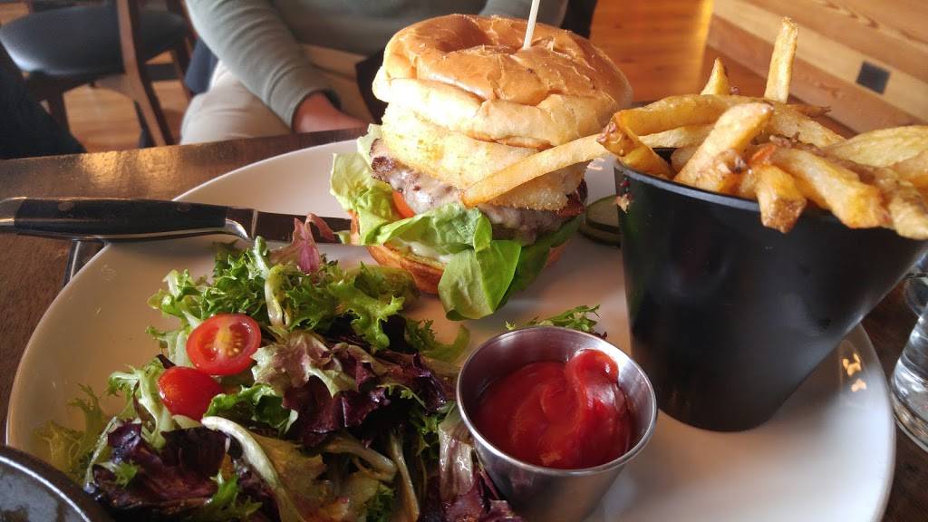 Chelsea Station Restaurant Bar & Lounge | night club | 105 Everett Ave, Chelsea, MA 02150, USA | 6174660754 OR +1 617-466-0754